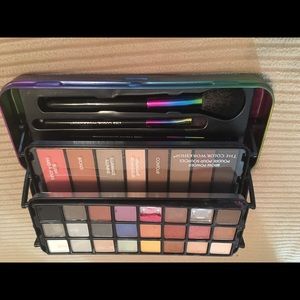 Beautiful everything pallete !!!!